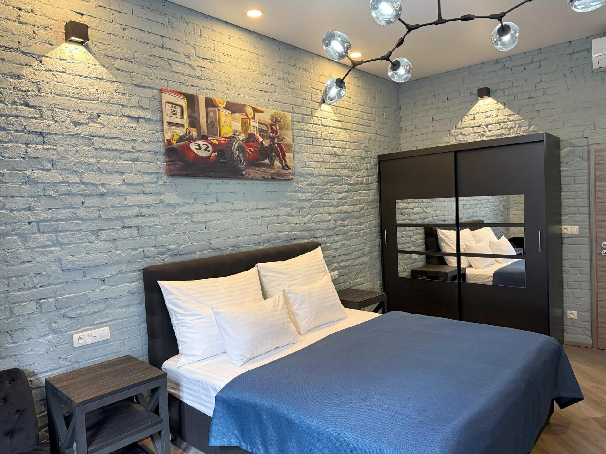 קרלובי וארי Residence Iron Cube מראה חיצוני תמונה